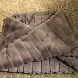 Ann Taylor dusty mauve infinity faux fur neck NWT